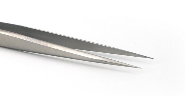 Pinzette_gerade_Ausschnitt